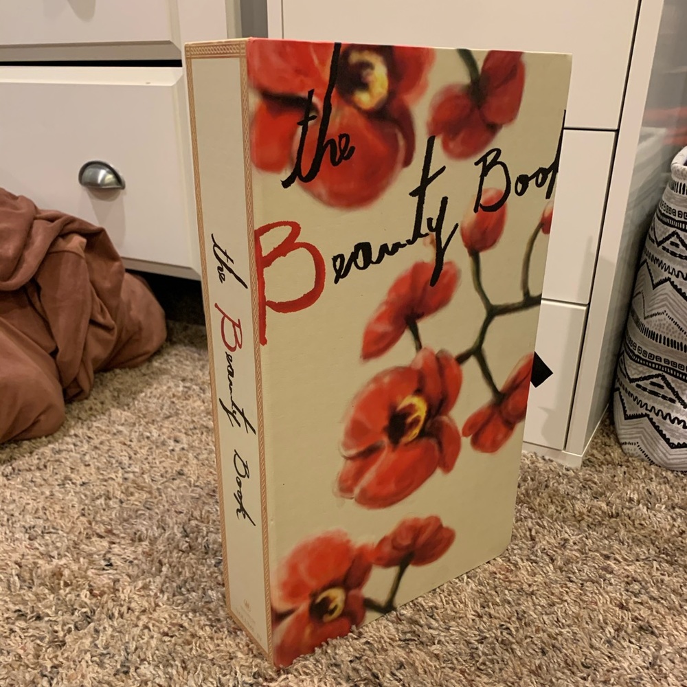 Decorative storage box